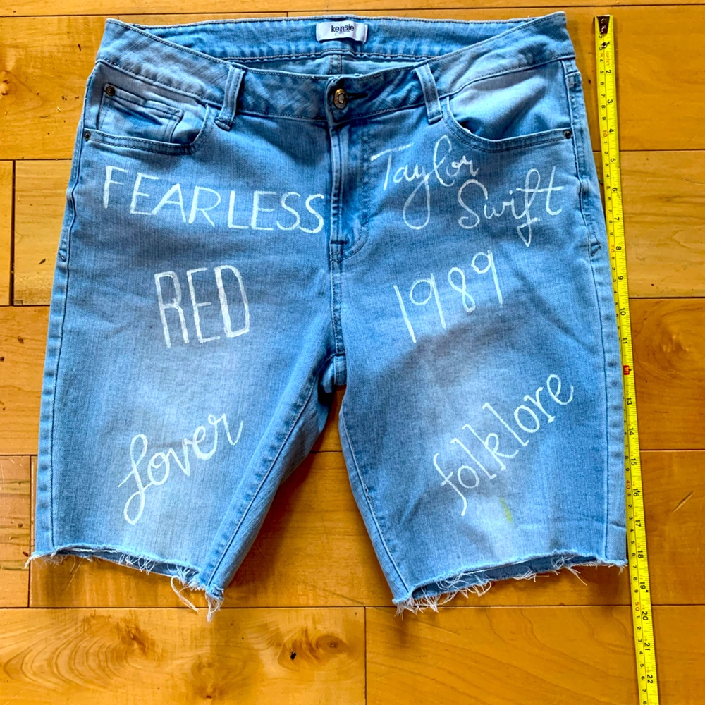 TAYLOR SWIFT | OOAK Hand Painted themed cut offs sz 10